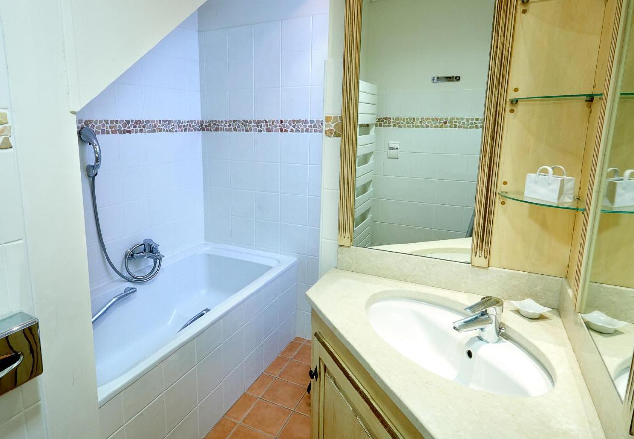 Residence Hoteliere Du Domaine Chablis Exteriör bild